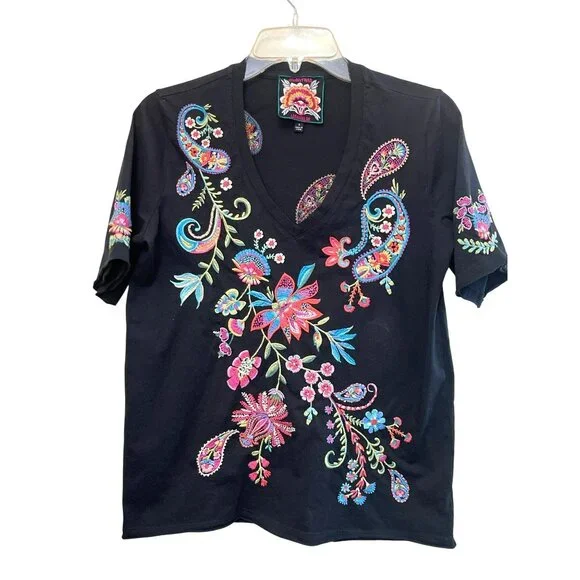 Johnny Was Black V-Neck Floral Embroidered T-Shirt Size Small New - Picture 2 of 5
